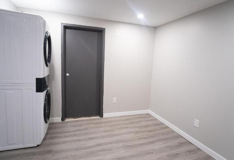 فندق على الطريق Upartments