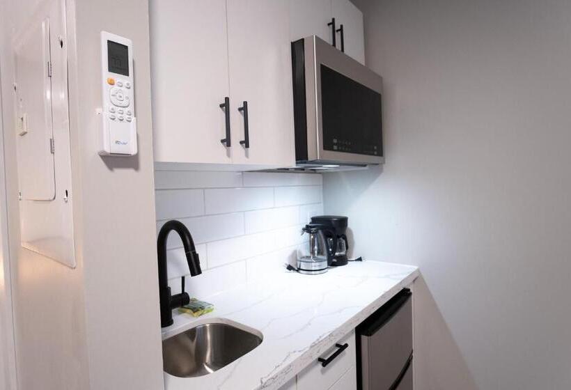 فندق على الطريق Upartments