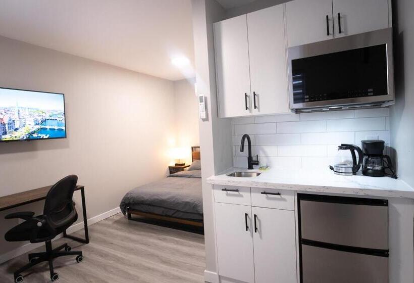 فندق على الطريق Upartments