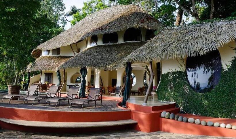 Las Nubes Natural Energy Resort