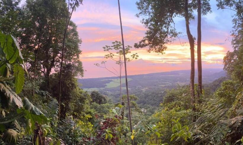 Las Nubes Natural Energy Resort