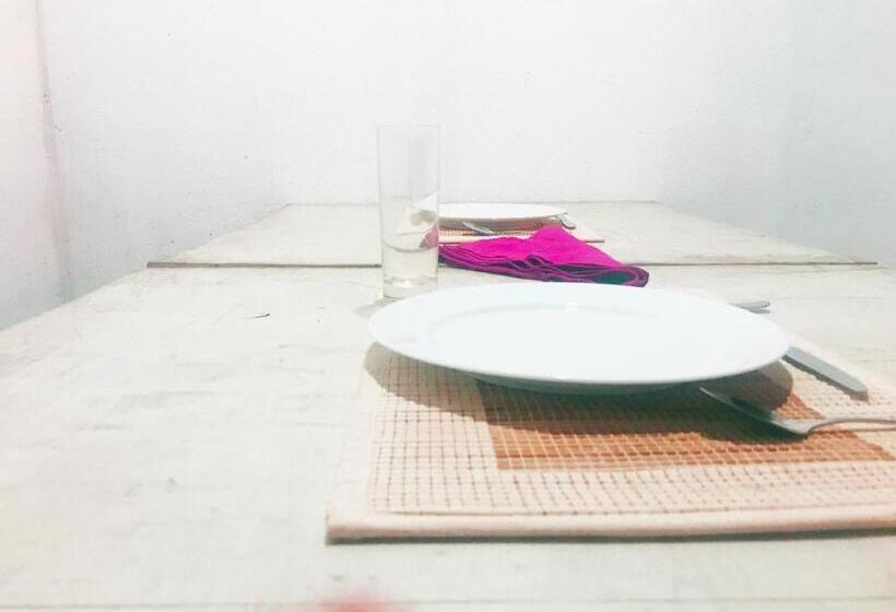 Пансион Chamara Inn