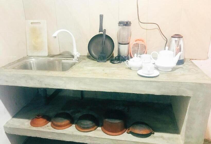 Пансион Chamara Inn