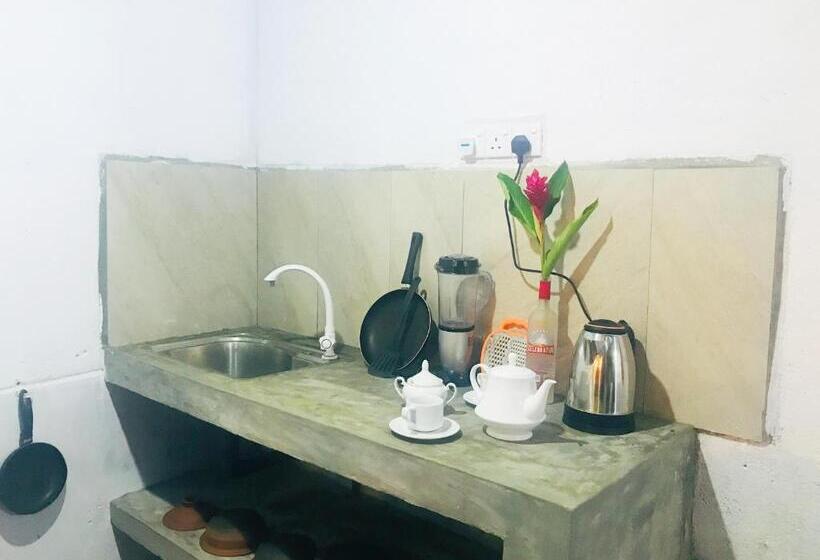 Пансион Chamara Inn