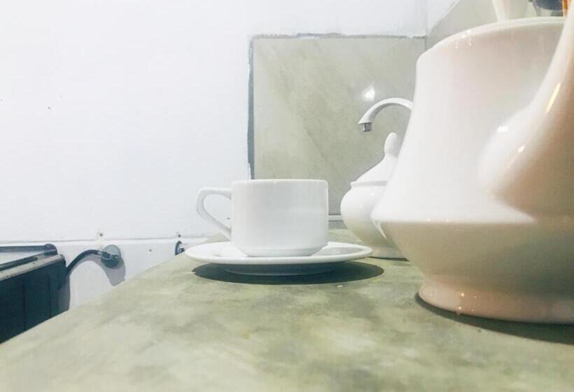 Пансион Chamara Inn