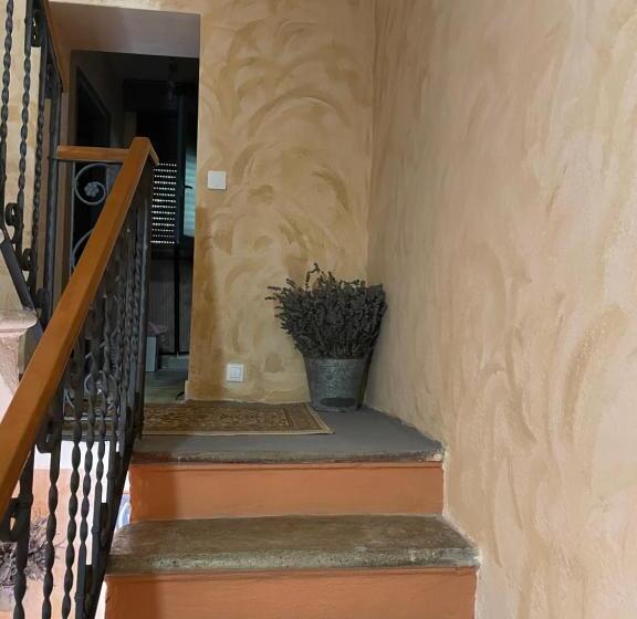 بنسيون La Porta Rossa