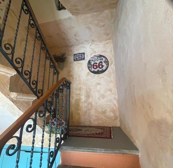 פנסיון La Porta Rossa