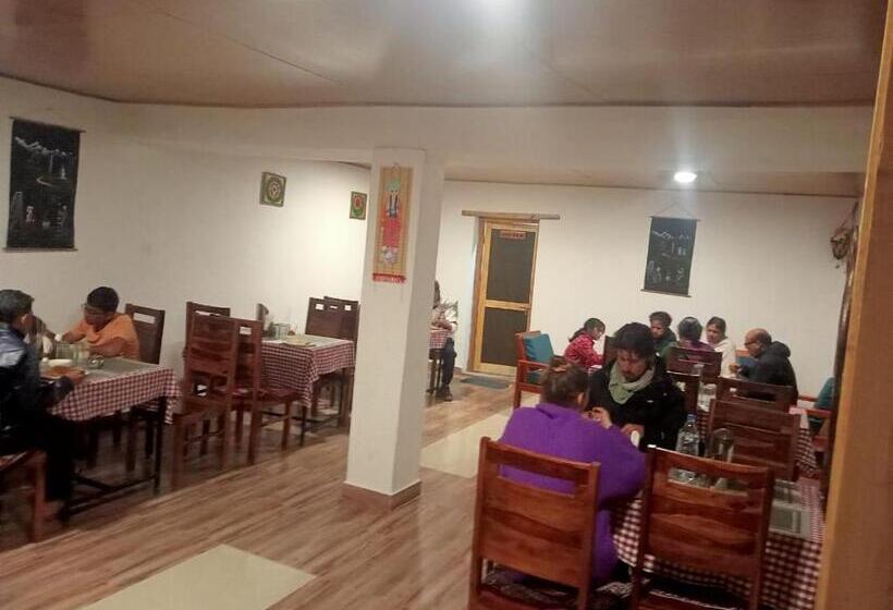 펜션 Losar Guest House Ladakh By Lexstays