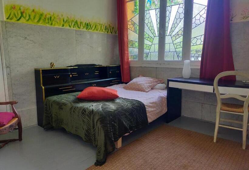 פנסיון Maison Bonhomme