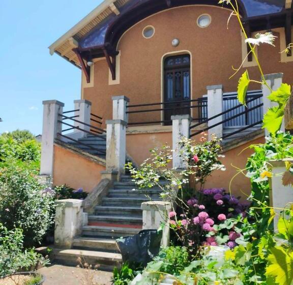 פנסיון Maison Bonhomme