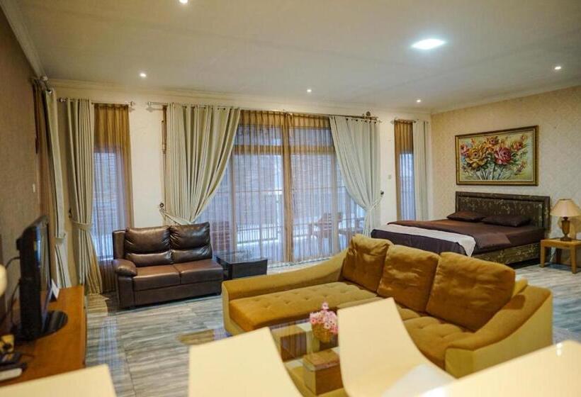 פנסיון Villa Ambarwati