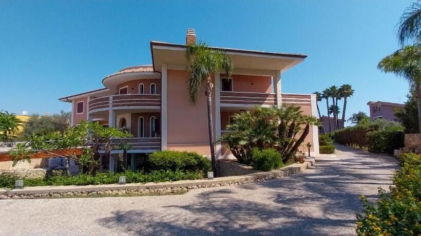 پانسیون Villa Giulia