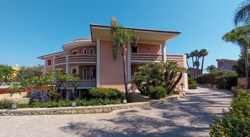 پانسیون Villa Giulia