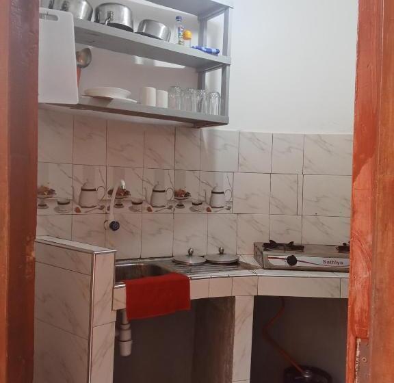 Пансион Comfy Beachside Condo