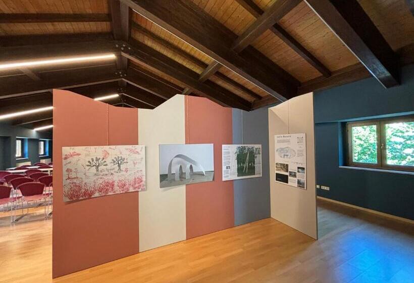 הוסטל Fanesia Coliving