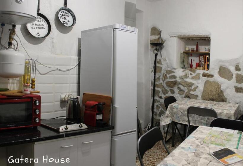 Albergue Gatera House