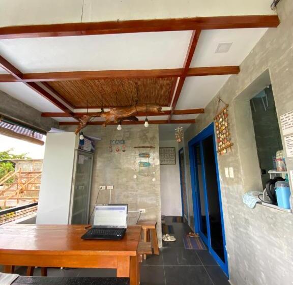 هاستل Maverickk Inn   Siargao Iao Suite