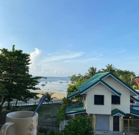 هاستل Maverickk Inn   Siargao Iao Suite