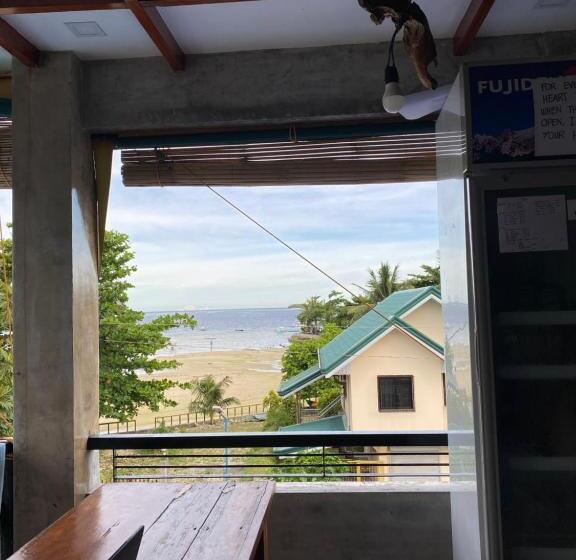هاستل Maverickk Inn   Siargao Iao Suite