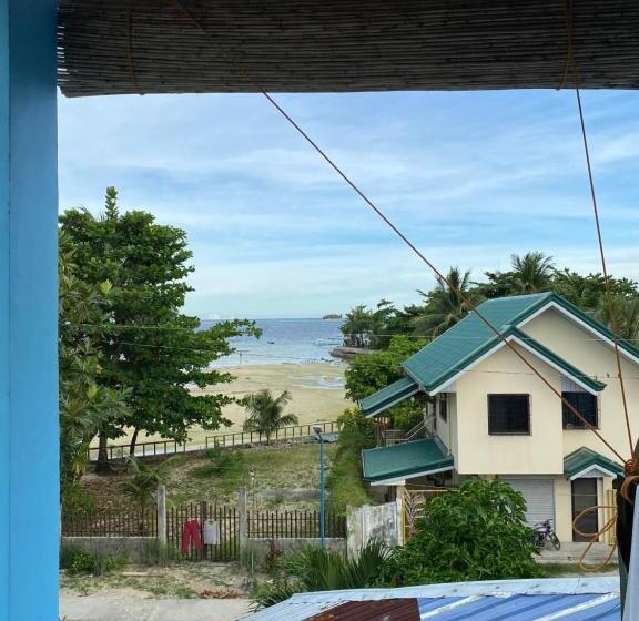 هاستل Maverickk Inn   Siargao Iao Suite