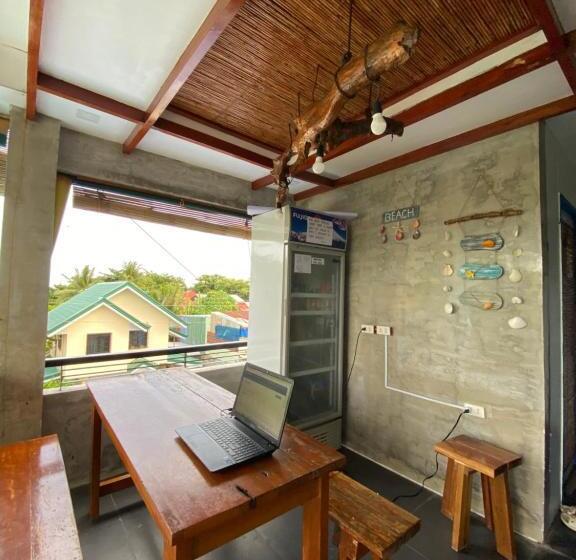 هاستل Maverickk Inn   Siargao Iao Suite