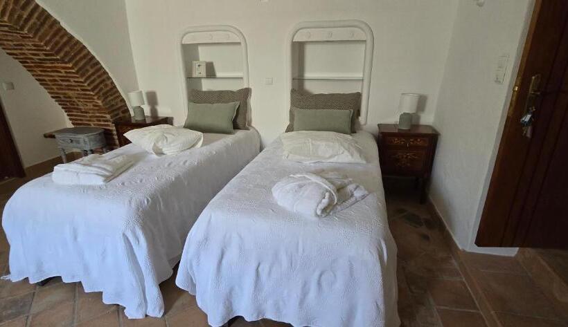 تختخواب و صبحانه Refúgio Alentejano