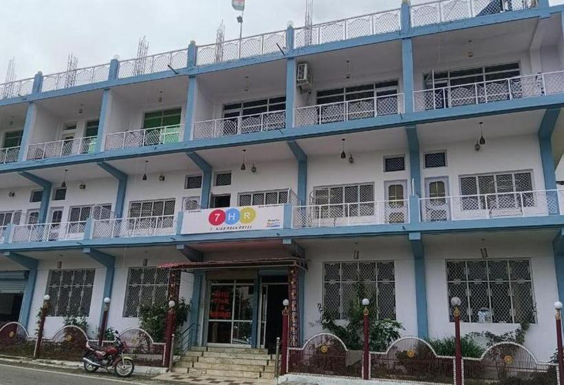 בית מלון כפרי 7  High Rock