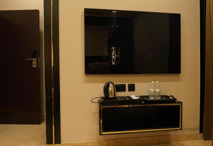 酒店 Aquila Grand Suites   Noida Sector 136