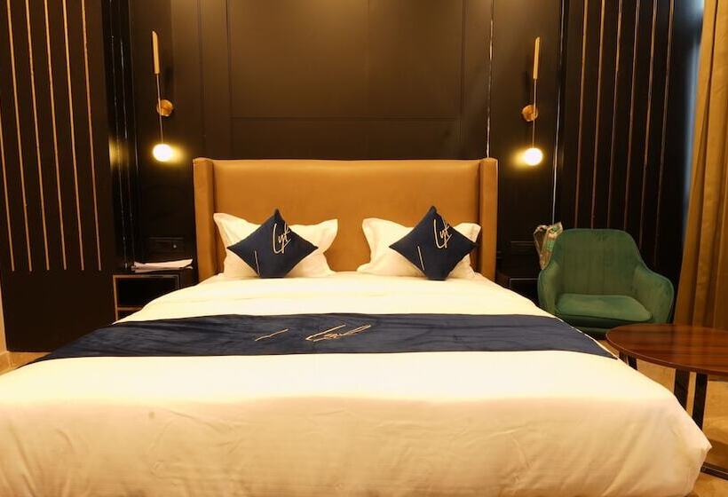 酒店 Aquila Grand Suites   Noida Sector 136