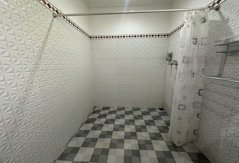 בית מלון כפרי Arlinas Guest House