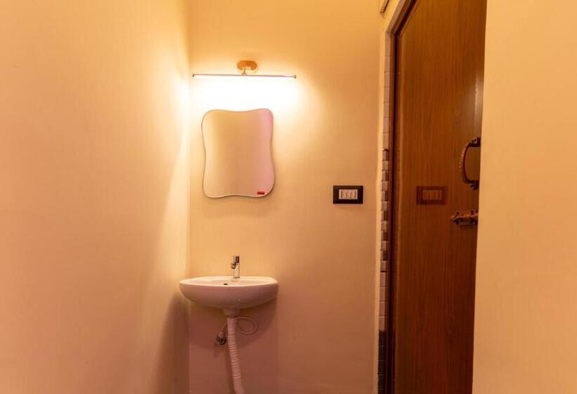 בית מלון כפרי Auro Beach Resort