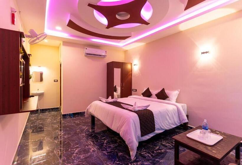 בית מלון כפרי Auro Beach Resort