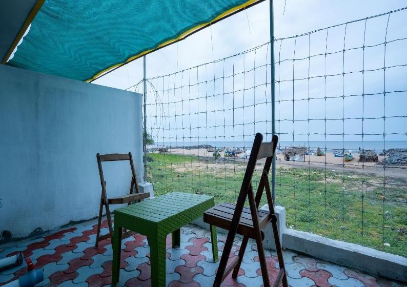 בית מלון כפרי Auro Beach Resort