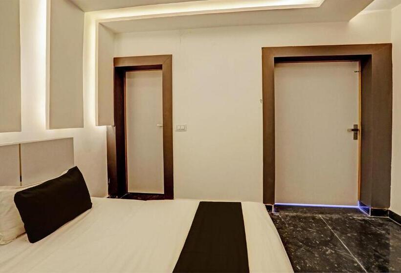 Отель Butterfly Suites