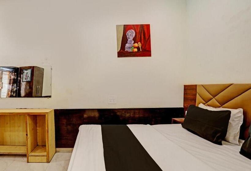 Отель Butterfly Suites