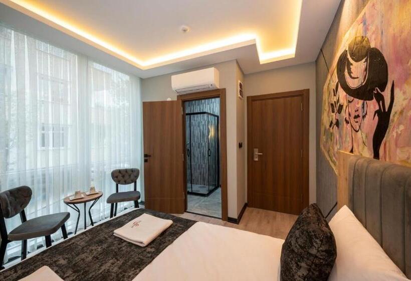 هتل Comfort Point Two