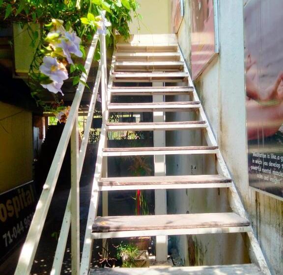 Капсульный Oтель Poseidon  S Bounty Rest