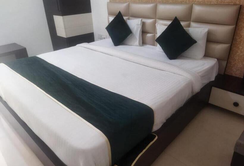 Отель Eva Galaxy