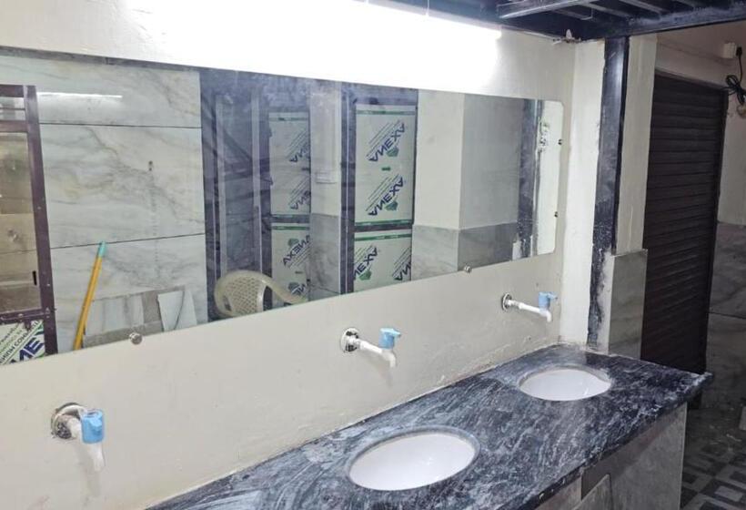 호텔 Goroomgo Kshipra Guest House Ujjain