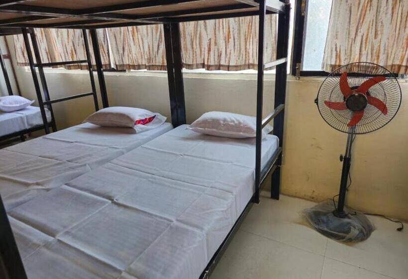 호텔 Goroomgo Kshipra Guest House Ujjain