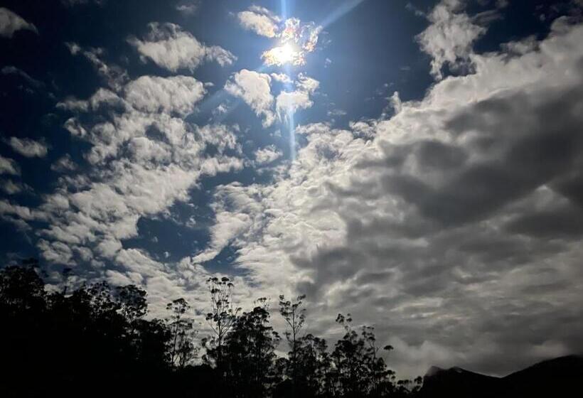 ホテル Hillneliya Resort