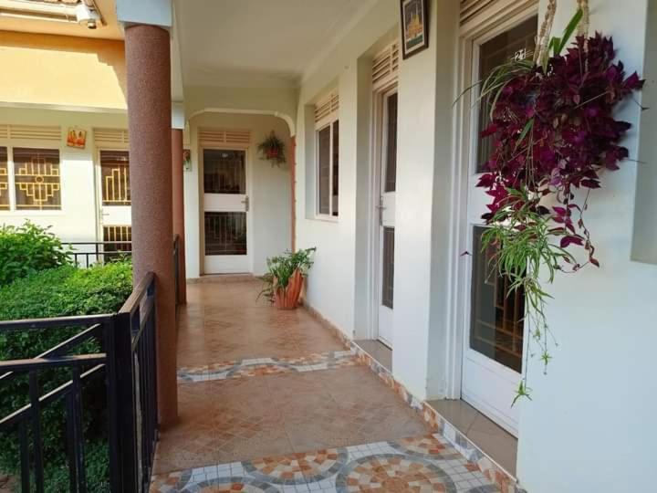 هتل Judith Gulu City