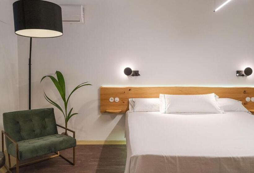 هتل La Moderna Suites