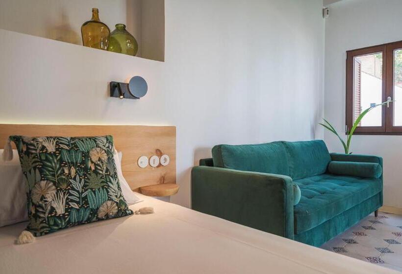 هتل La Moderna Suites