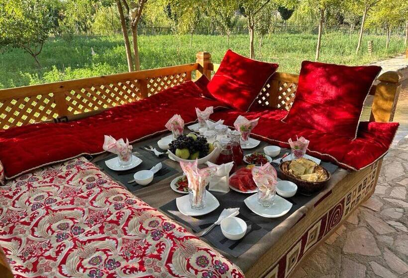 בית מלון כפרי Naqshband