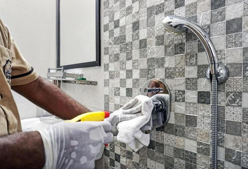 Отель Oasis Grand