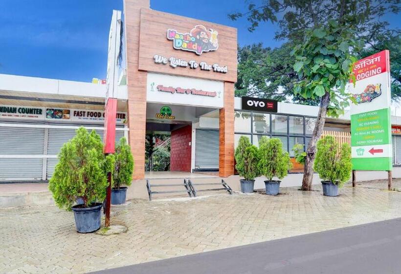 בית מלון כפרי Oyo Aamrai Resort