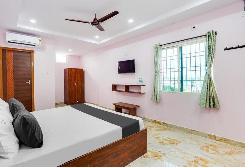 Fabhotel Chandu S Boutique   Nr Bus Stand