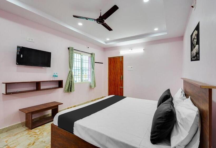 Fabhotel Chandu S Boutique   Nr Bus Stand