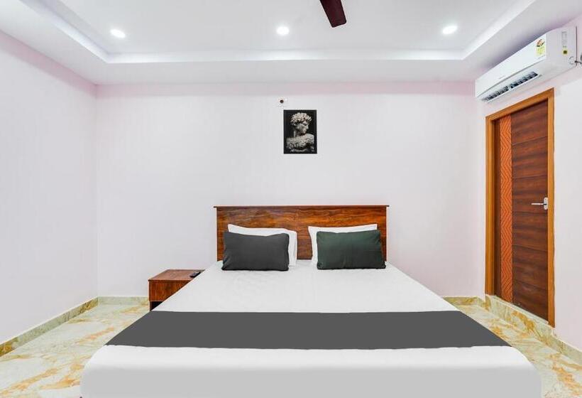 Fabhotel Chandu S Boutique   Nr Bus Stand